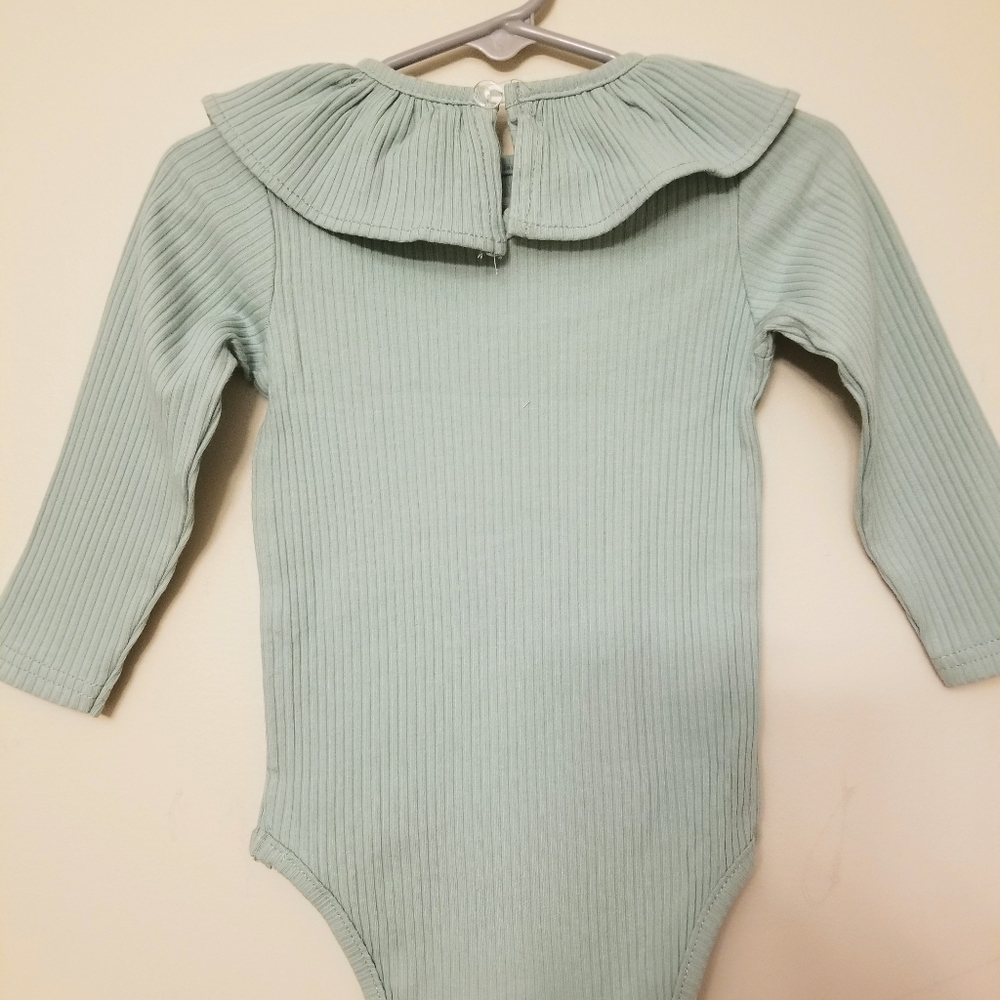 RUFFLE COLLAR RIB BODYSUIT - Picture 2 of 6
